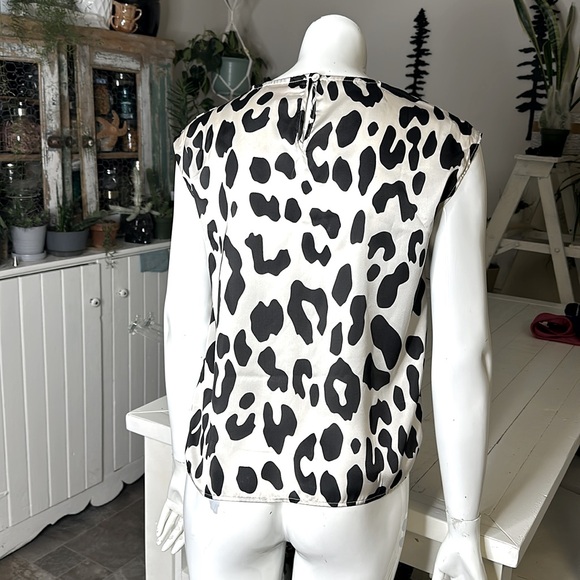 Philosophy size XS new with tags, leopard print silk like sleeveless top NWOT - Picture 3 of 8